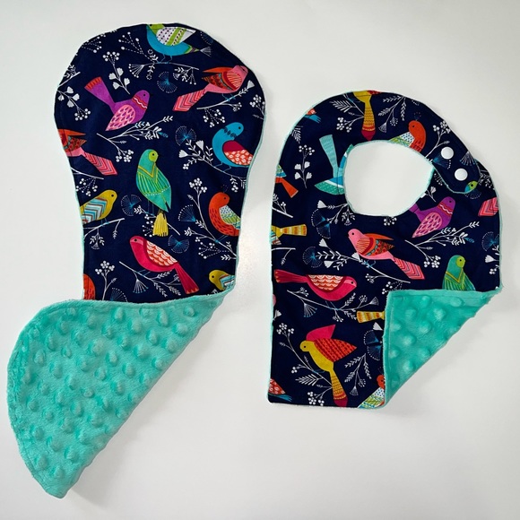 NEW 🪡 Handmade Sweet Birds Bib & Burp Cloth Set - Handmade Baby Gift Set - Picture 3 of 6